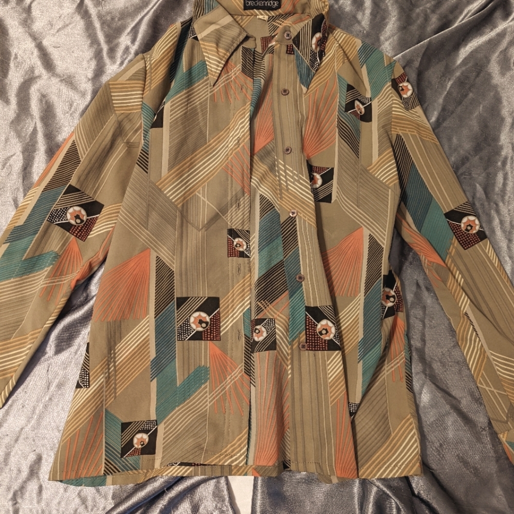 Breckenridge size 10 shirt